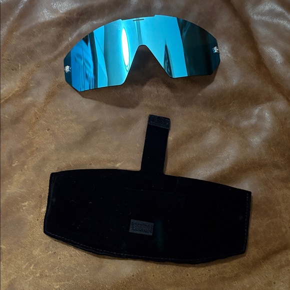 Versace Sunglasses from new season, unisex - Picture 4 of 4